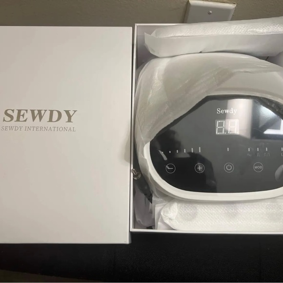 Sewdy Radio Frequency Skin Tightening Facial Machine - Picture 1 of 1